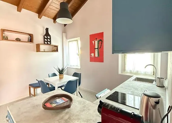 - La Corte Dei Mercanti - Centro Storico Apartment Stresa